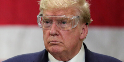 image: Trump om omstridt medisinbruk: - Jeg er her fremdeles